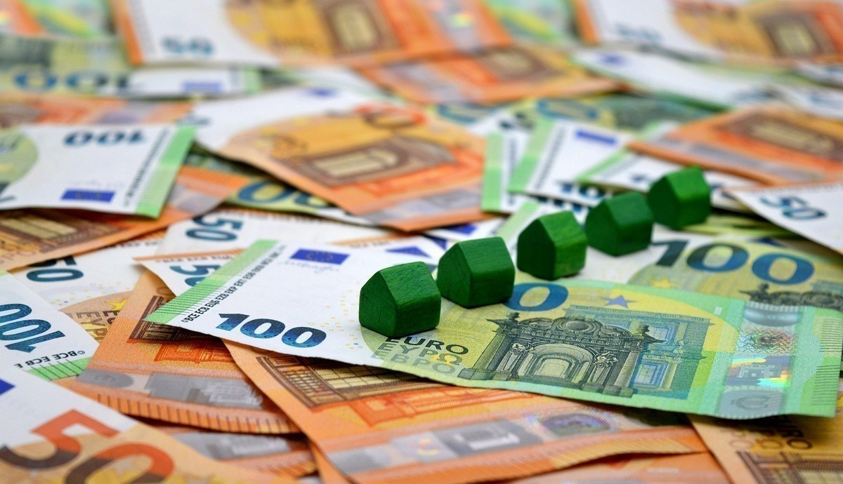 Finanzierung & Förderung in Bayreuth: KfW-Förderung, Wohnbauförderung im Bundesland, Zinsentwicklung und Bankenvergleich. Alles Wichtige zur Immobilienfinanzierung im Überblick.